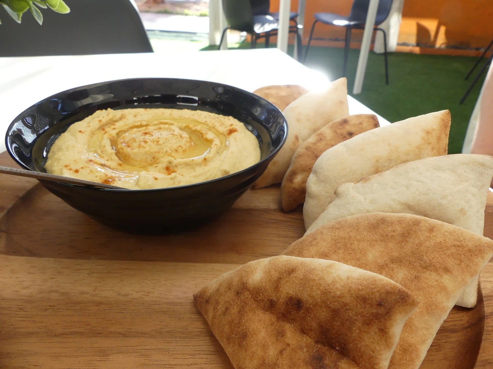 Hummus con pan pita