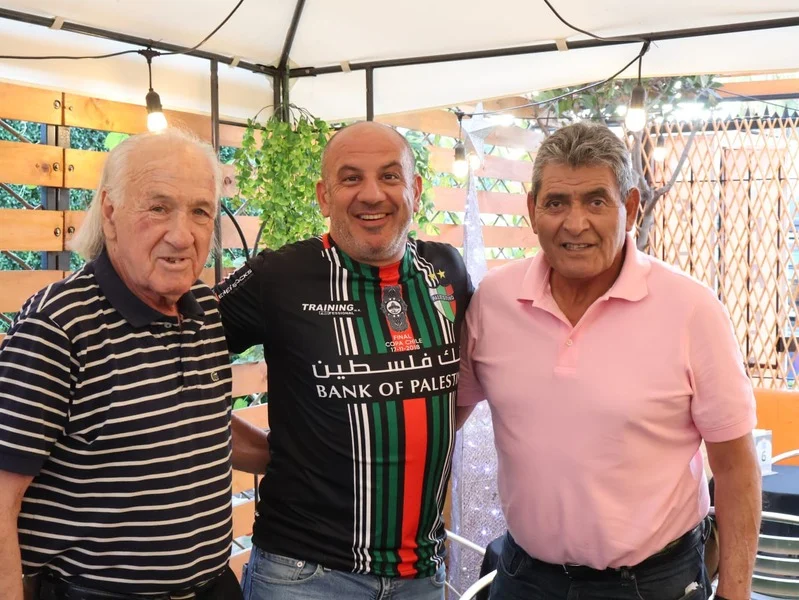 Visita de Palestino a Shawarmas Moros
